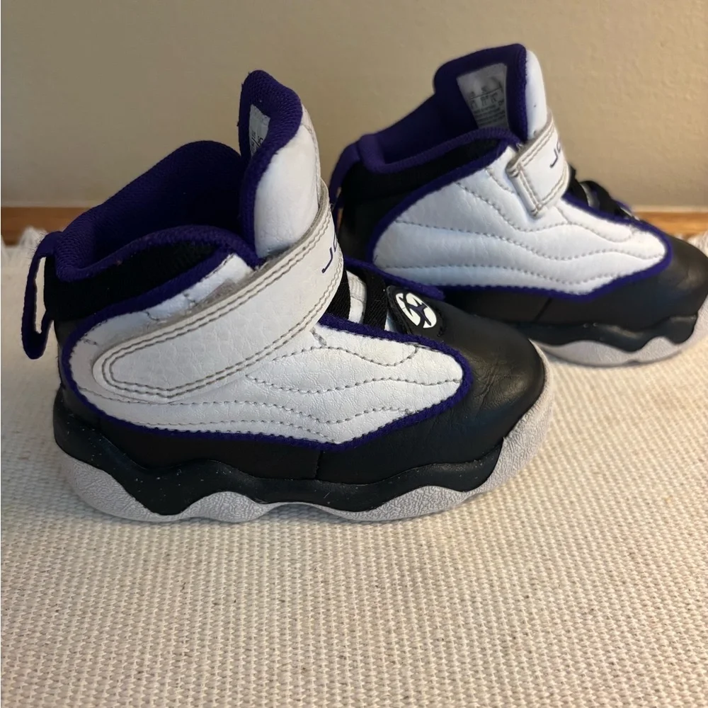 Baby Jordan’s High top Pro Strong toddler size 5